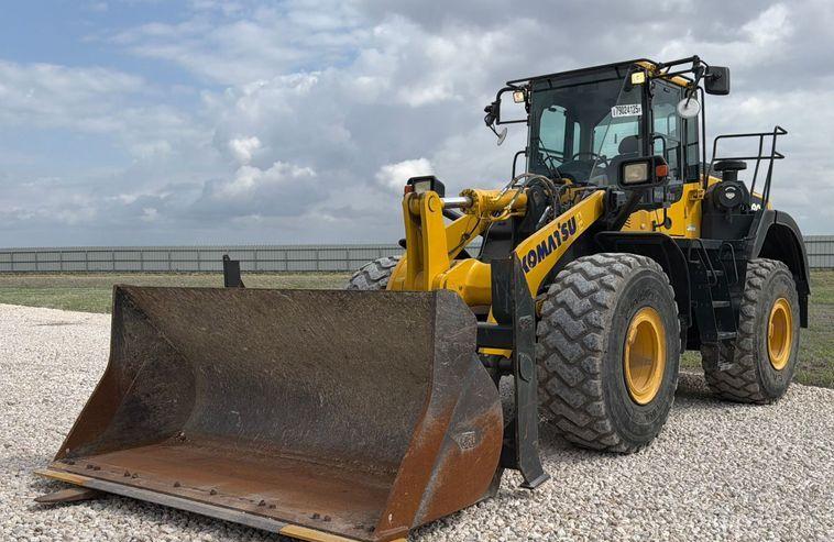 2023 Komatsu WA380-8